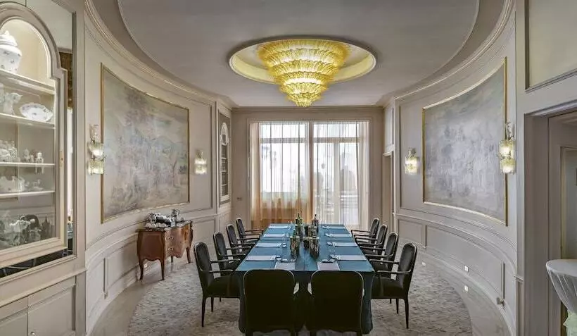 בית מלון כפרי Hassler Roma