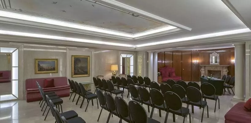 בית מלון כפרי Hassler Roma