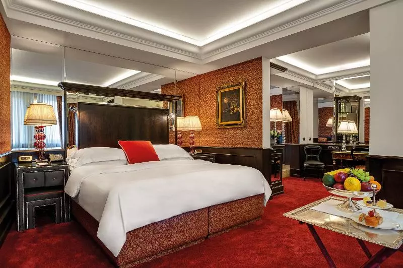 בית מלון כפרי Hassler Roma