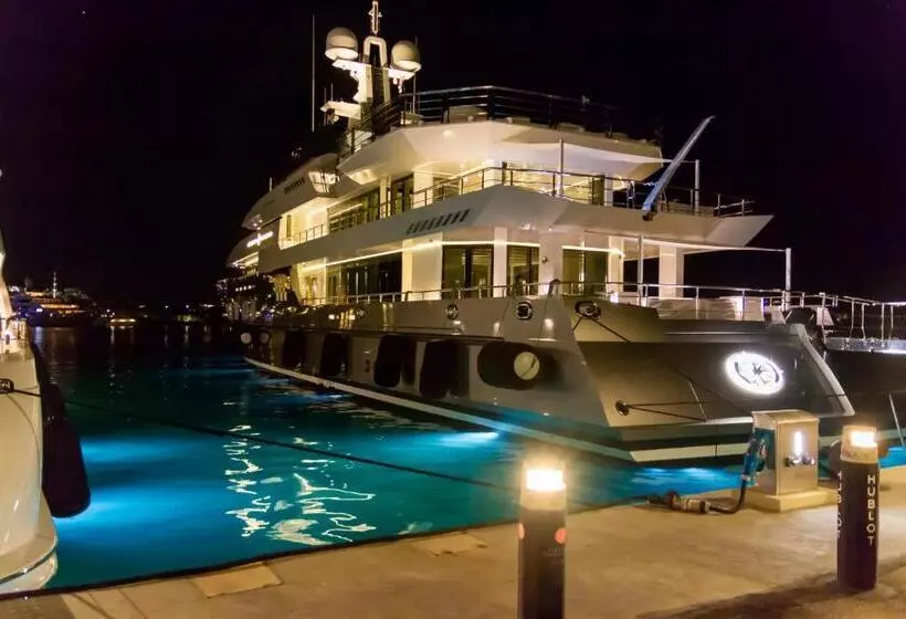 هتل Luci Di La Muntagna