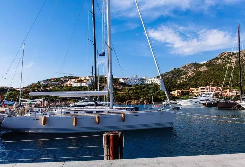 هتل Luci Di La Muntagna