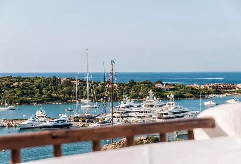 هتل Luci Di La Muntagna