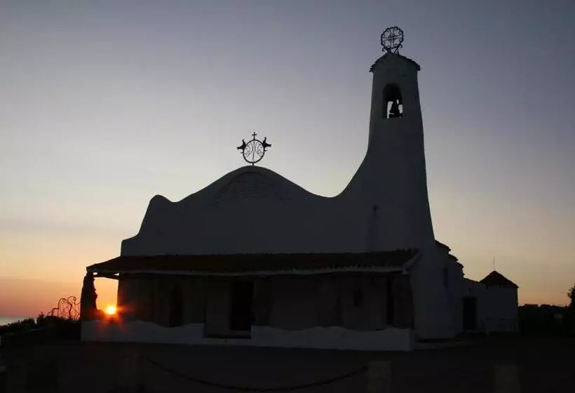 هتل Luci Di La Muntagna