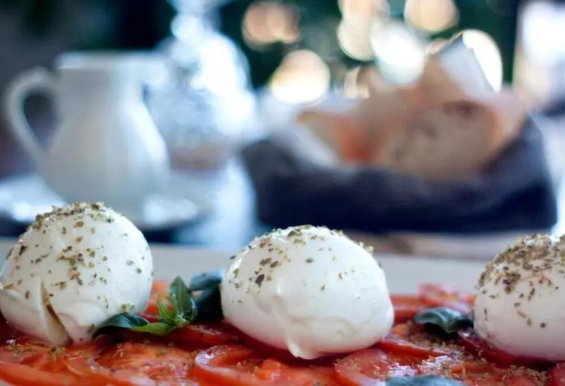 هتل Luci Di La Muntagna