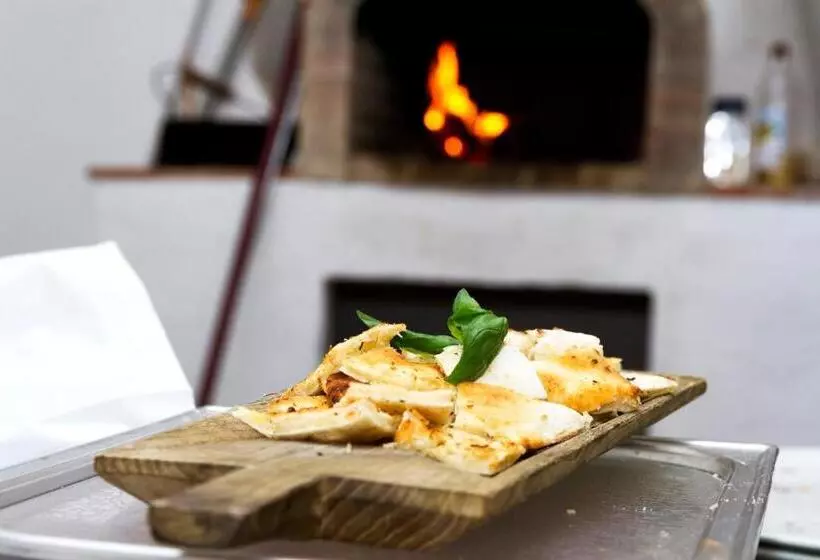 هتل Luci Di La Muntagna