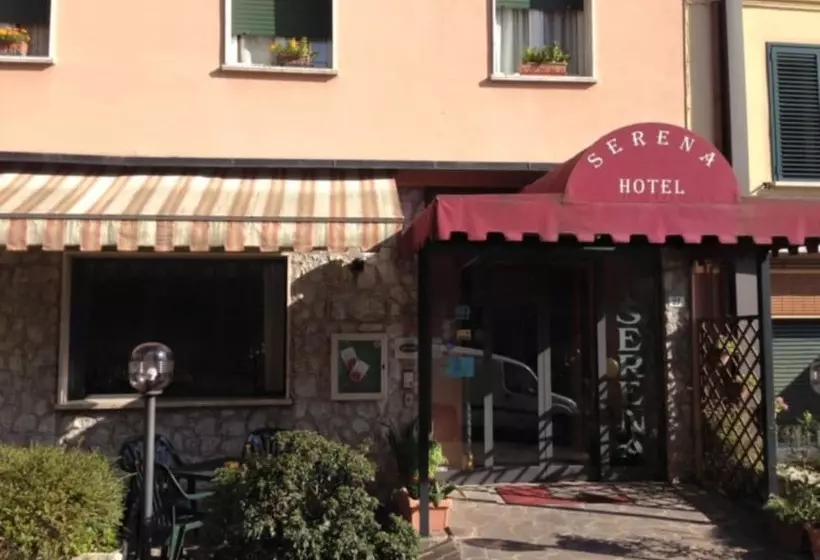 Отель Serena