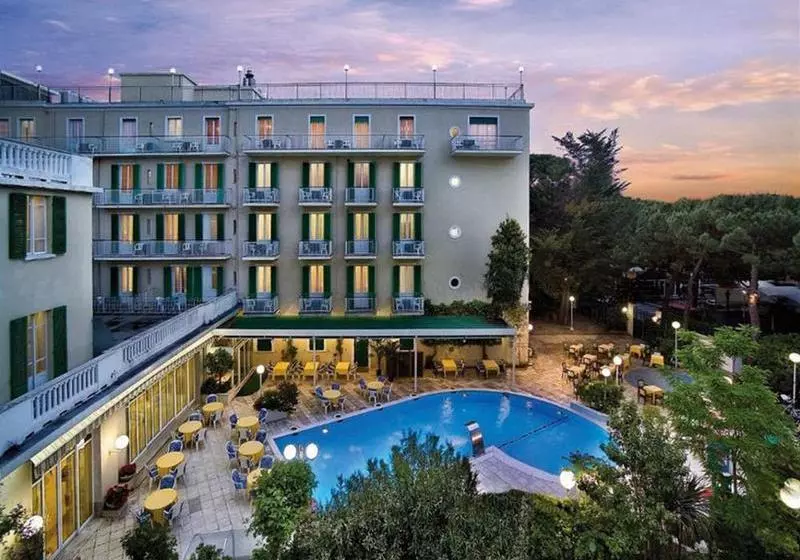 هتل Vienna Touring