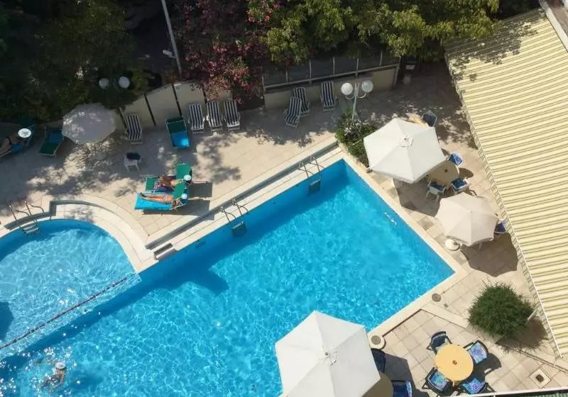 هتل Vienna Touring