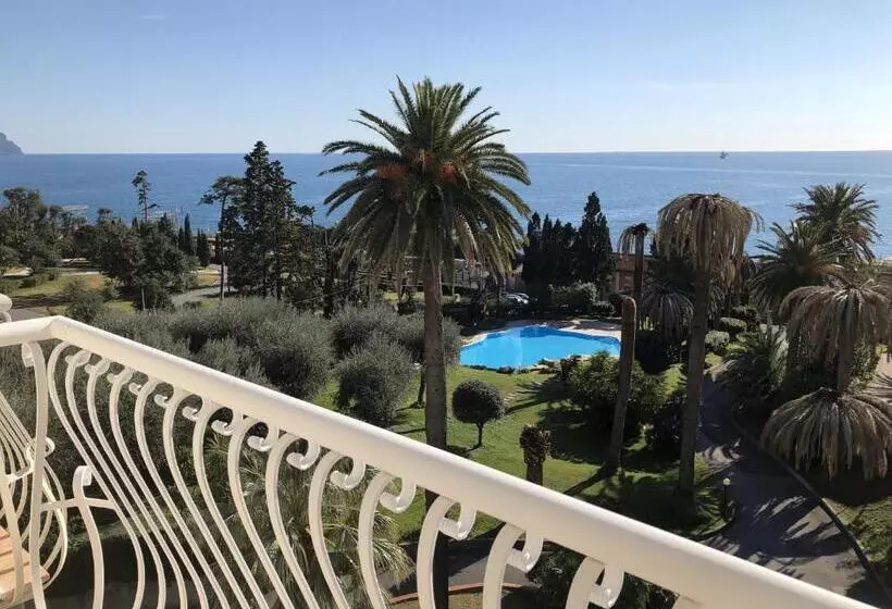 Резиденция Savoia Apartments