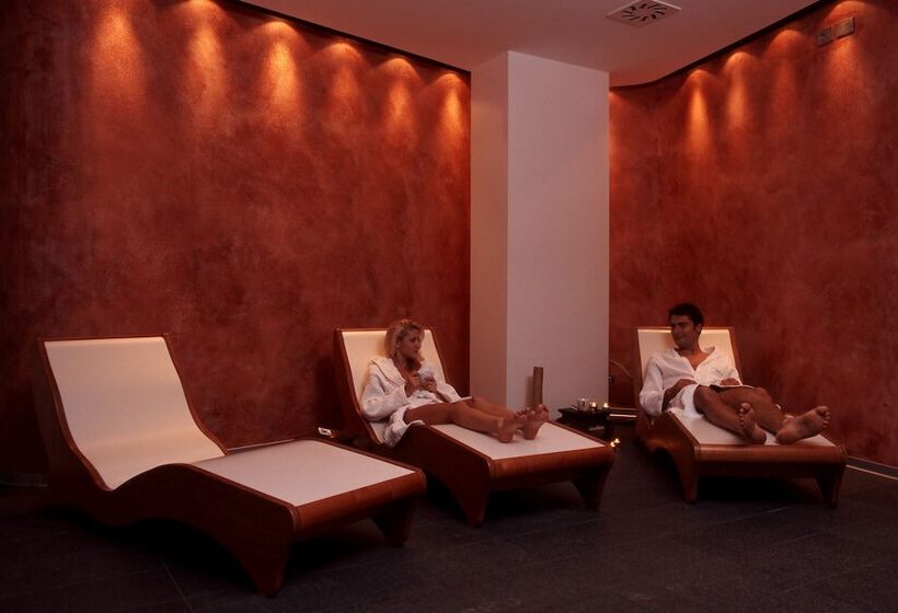 בית מלון כפרי Serena Majestic