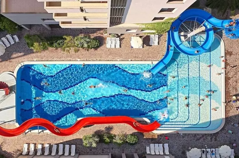 Hotelli Serena Majestic