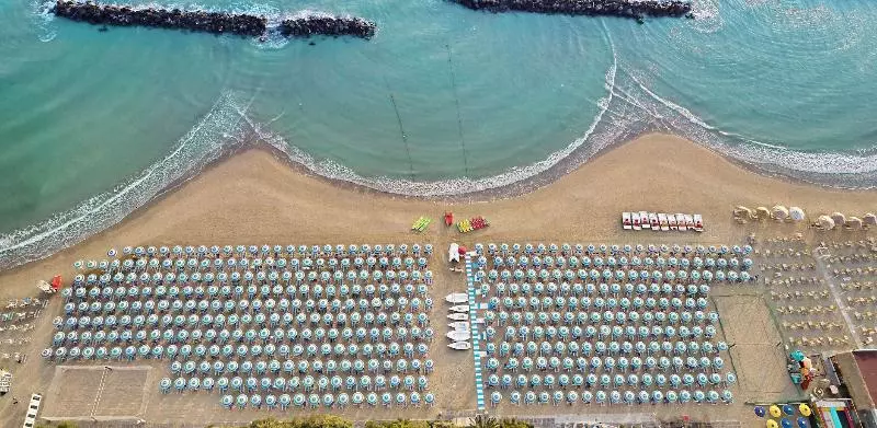 Hotelli Serena Majestic