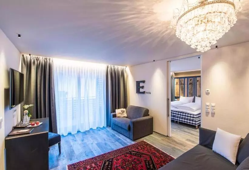 בית מלון כפרי Adler Suite & Stube