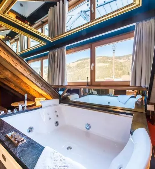 בית מלון כפרי Adler Suite & Stube