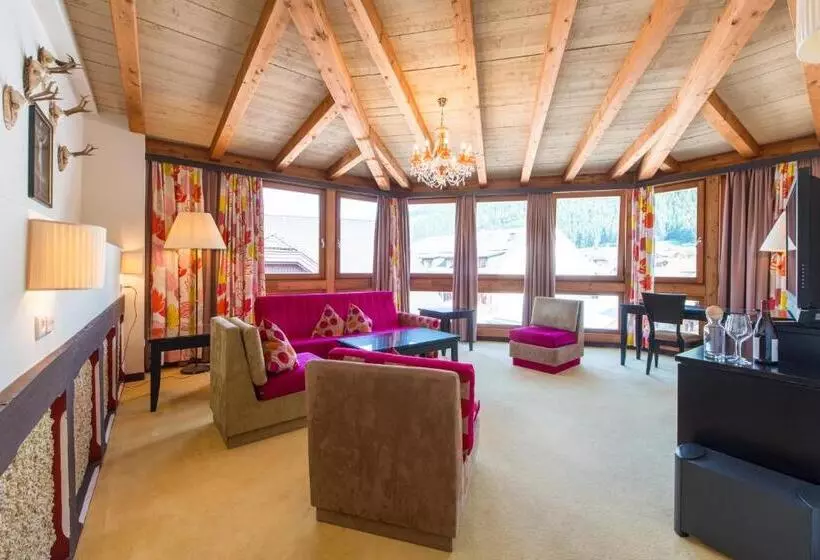 בית מלון כפרי Adler Suite & Stube