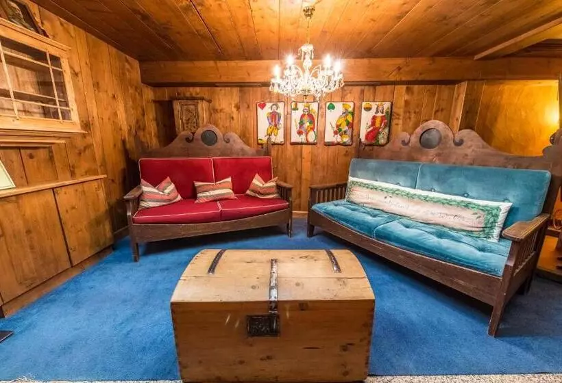 בית מלון כפרי Adler Suite & Stube