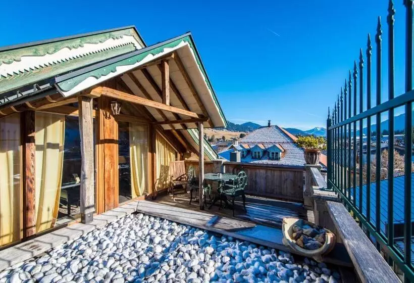 בית מלון כפרי Adler Suite & Stube