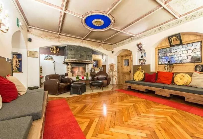 בית מלון כפרי Adler Suite & Stube