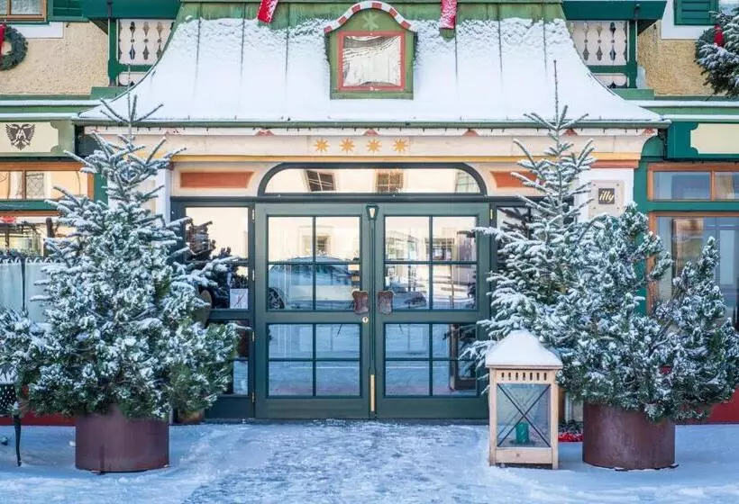 בית מלון כפרי Adler Suite & Stube