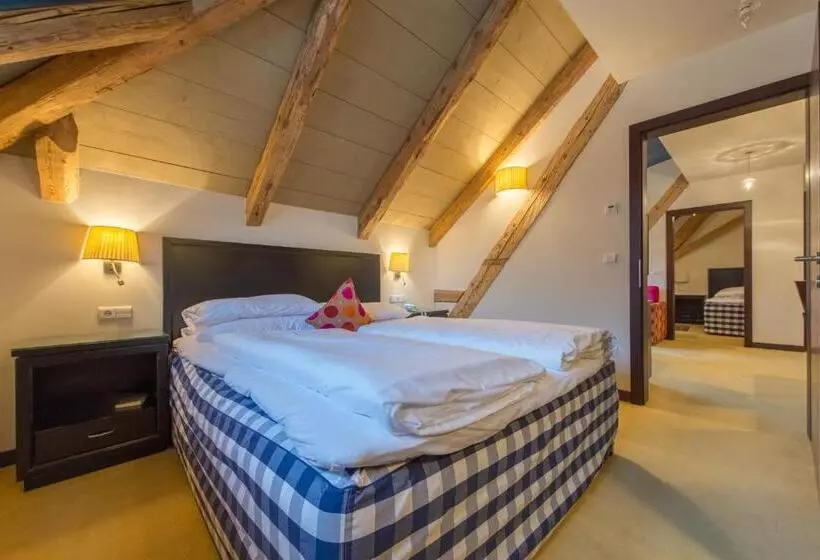 בית מלון כפרי Adler Suite & Stube