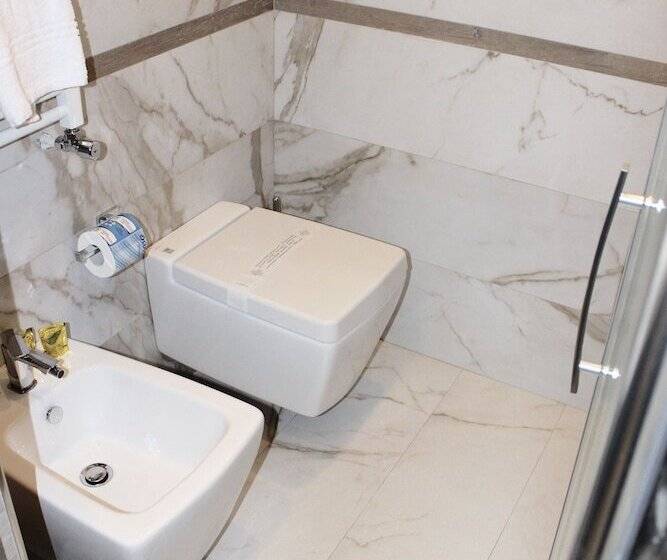 בית מלון כפרי Astoria