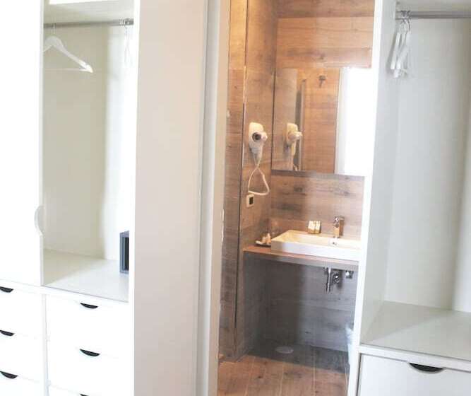 בית מלון כפרי Astoria