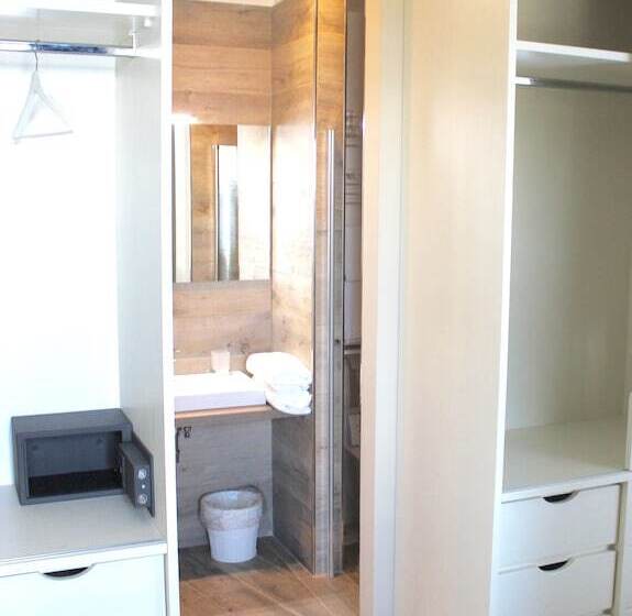 בית מלון כפרי Astoria