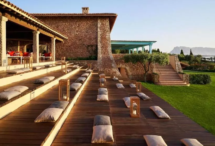 Отель Due Lune Puntaldia Resort & Golf