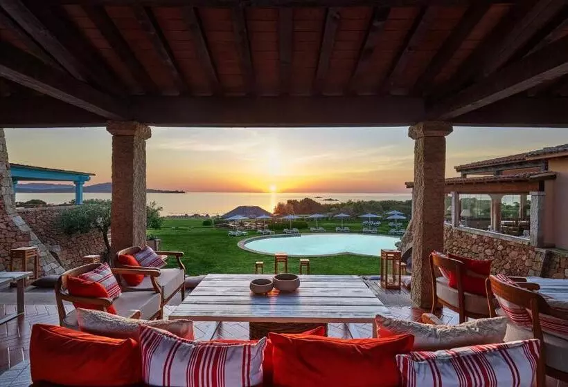 Отель Due Lune Puntaldia Resort & Golf