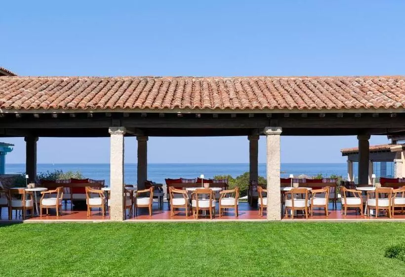 Отель Due Lune Puntaldia Resort & Golf