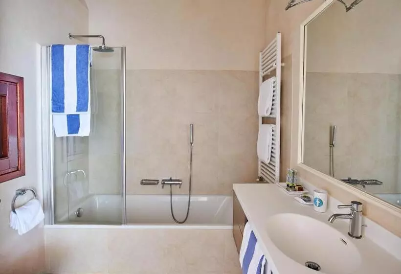 Отель Due Lune Puntaldia Resort & Golf