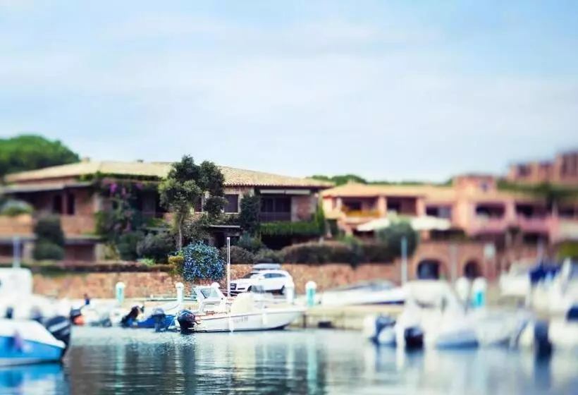 Отель Due Lune Puntaldia Resort & Golf