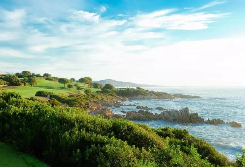 Отель Due Lune Puntaldia Resort & Golf