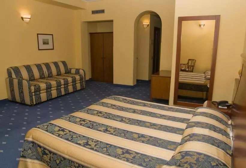 ホテル Europalace