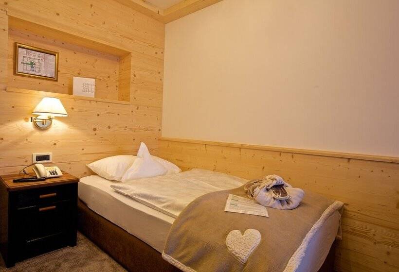 בית מלון כפרי Portillo Dolomites 1966