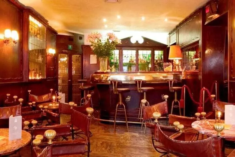 هتل Saturnia & International