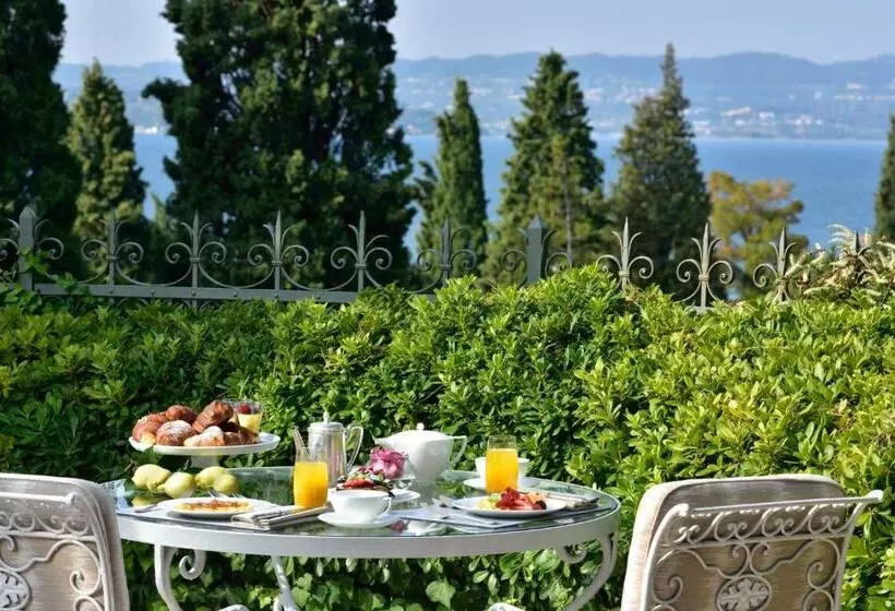 Отель Villa Cortine Palace Relais Chateaux