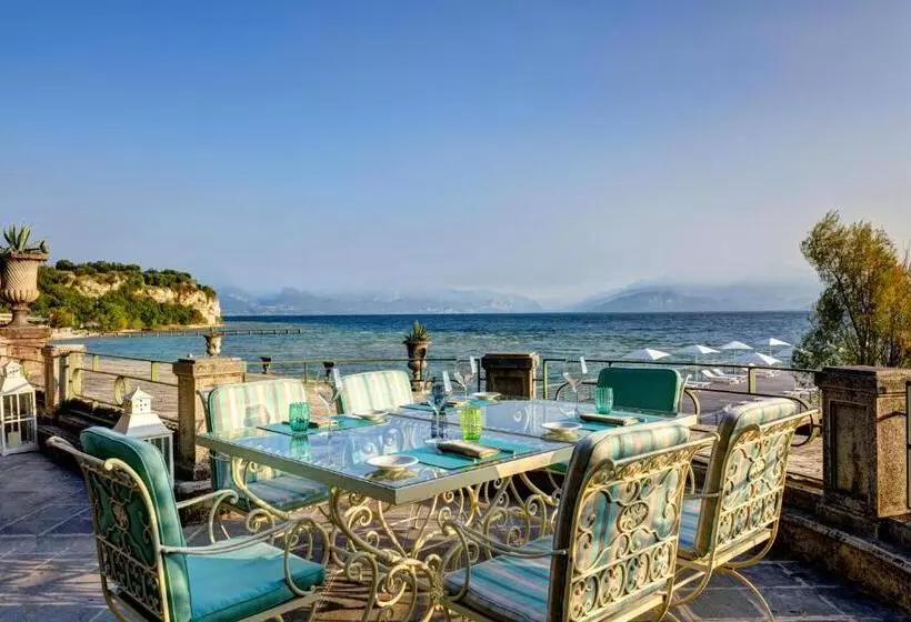 Отель Villa Cortine Palace Relais Chateaux