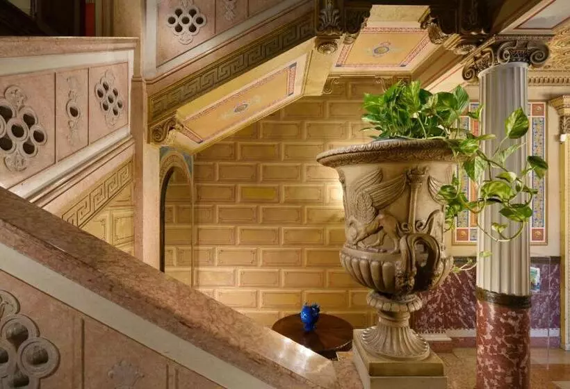 Отель Villa Cortine Palace Relais Chateaux