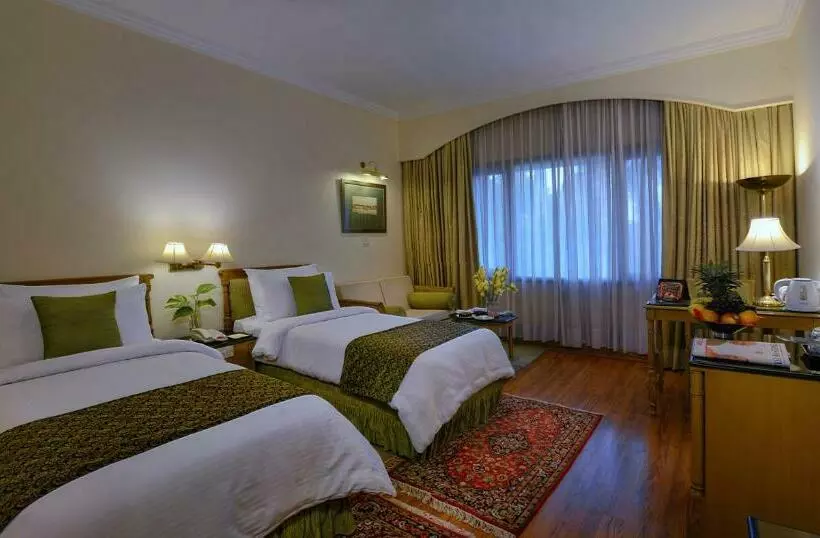 هتل Clarks Varanasi Limited