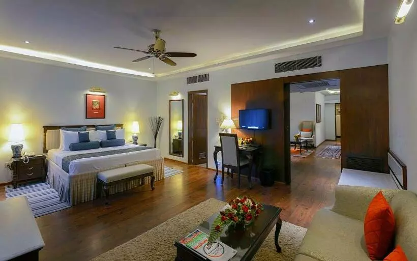 هتل Clarks Varanasi Limited