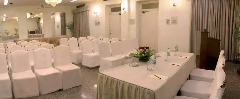 هتل Clarks Varanasi Limited