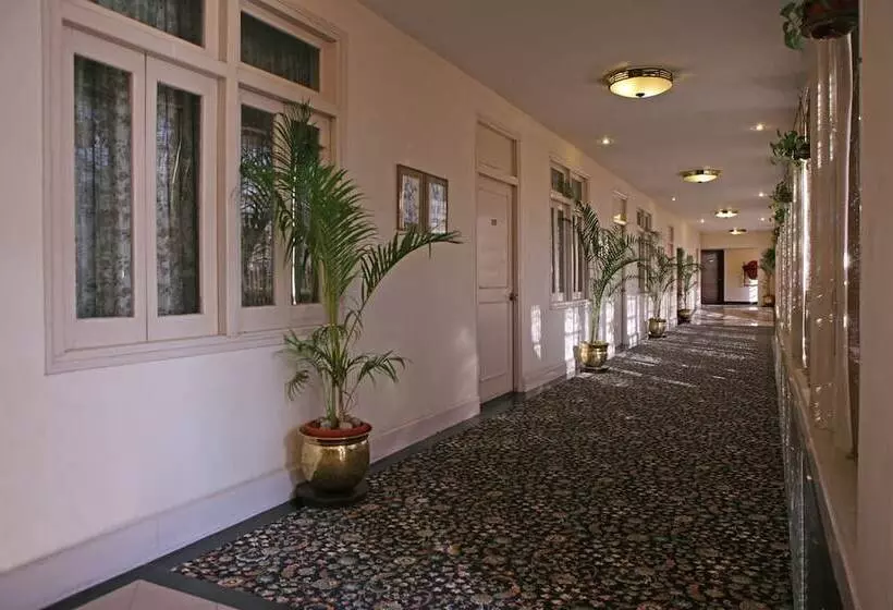 هتل Clarks Varanasi Limited