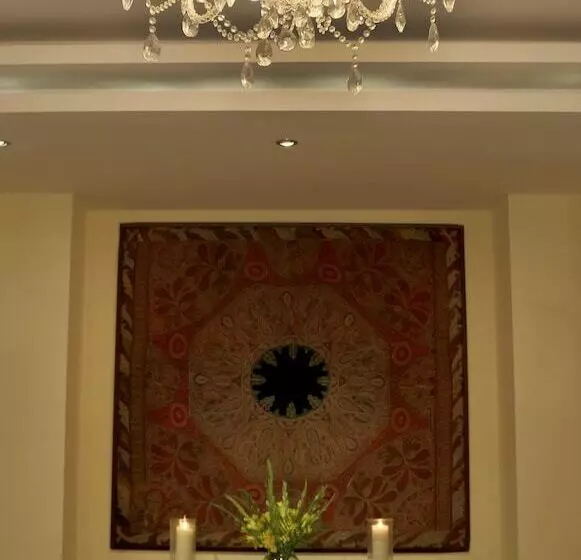 هتل Clarks Varanasi Limited