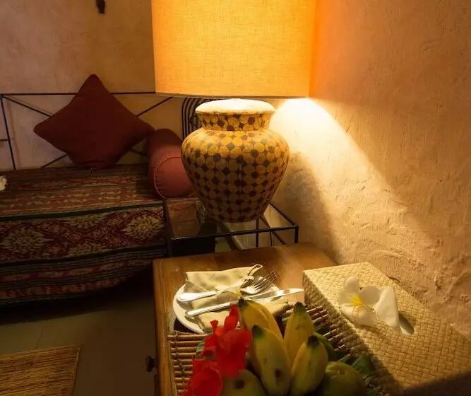 ホテル La Taverna Suites