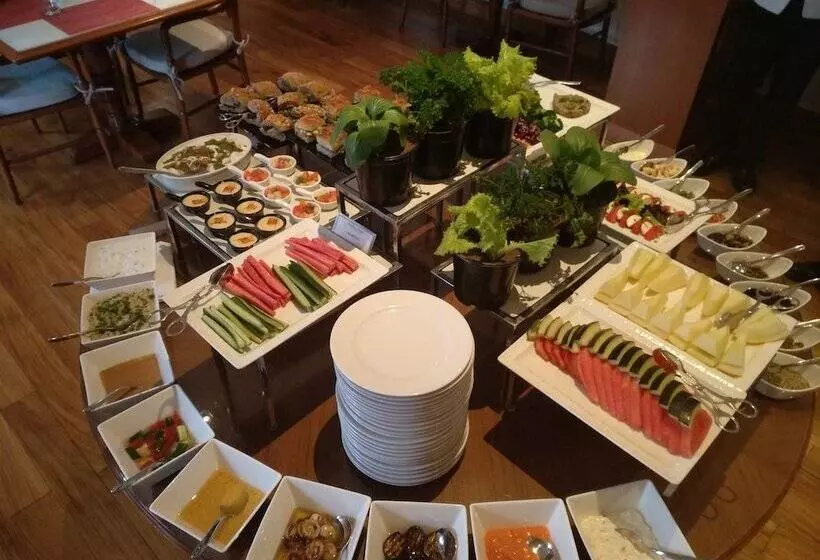 Maidens Hotel New Delhi