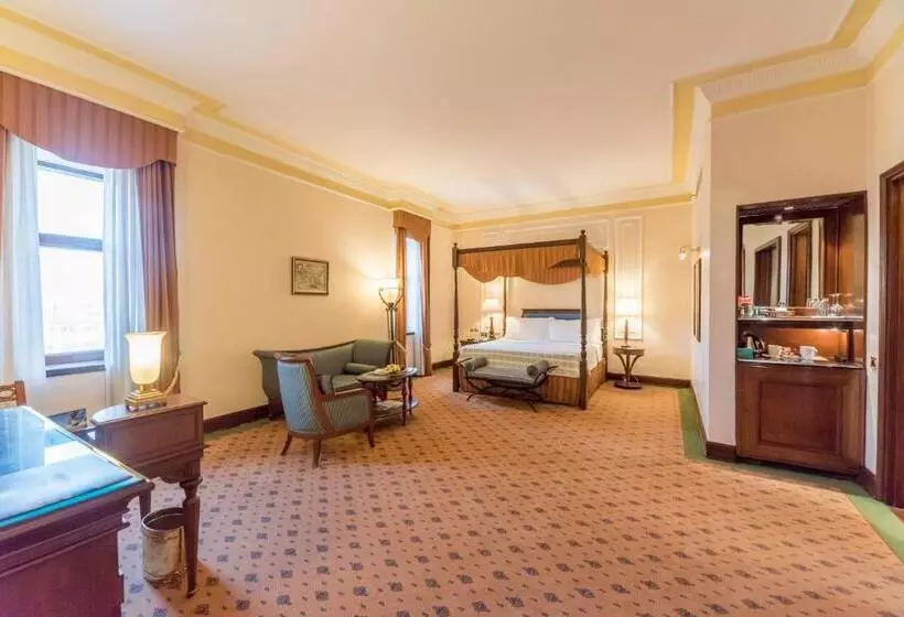 בית מלון כפרי The Oberoi Grand Kolkata