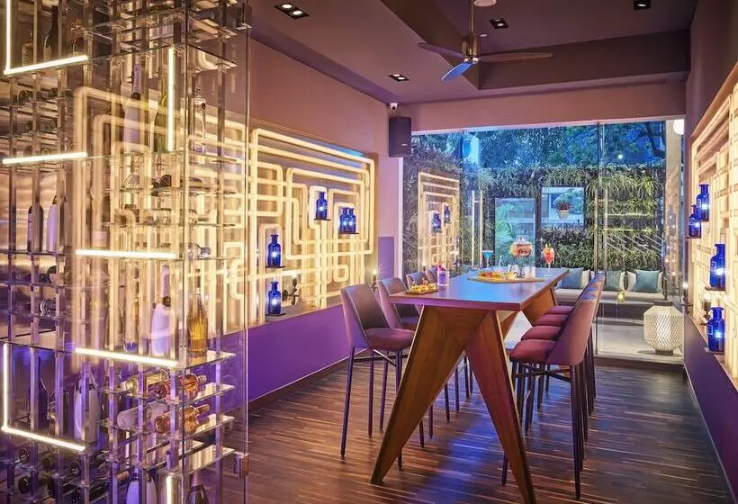 호텔 Vivanta Bengaluru Residency Road