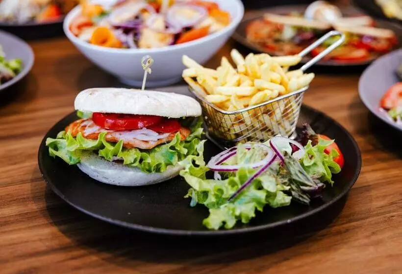 هتل Ibis Luxembourg Airport