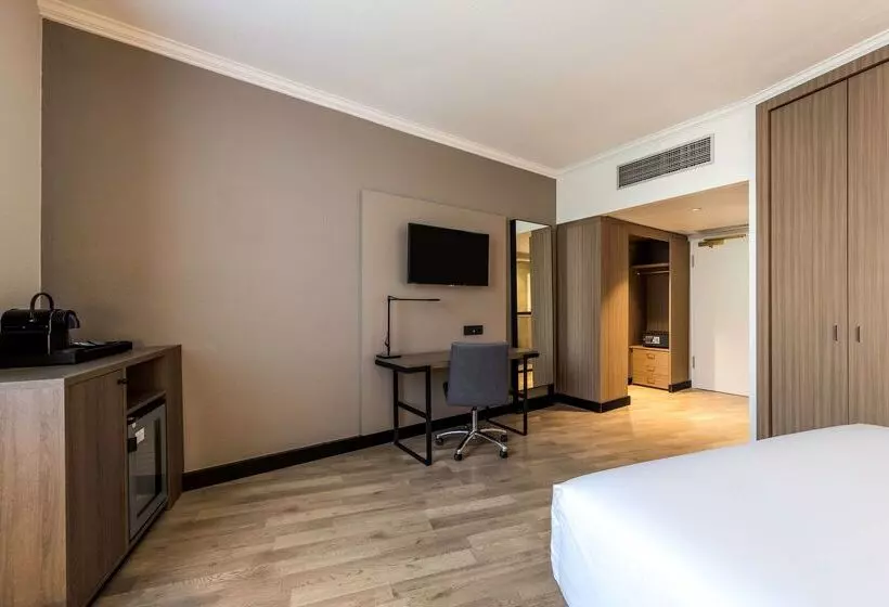 هتل NH Luxembourg Airport